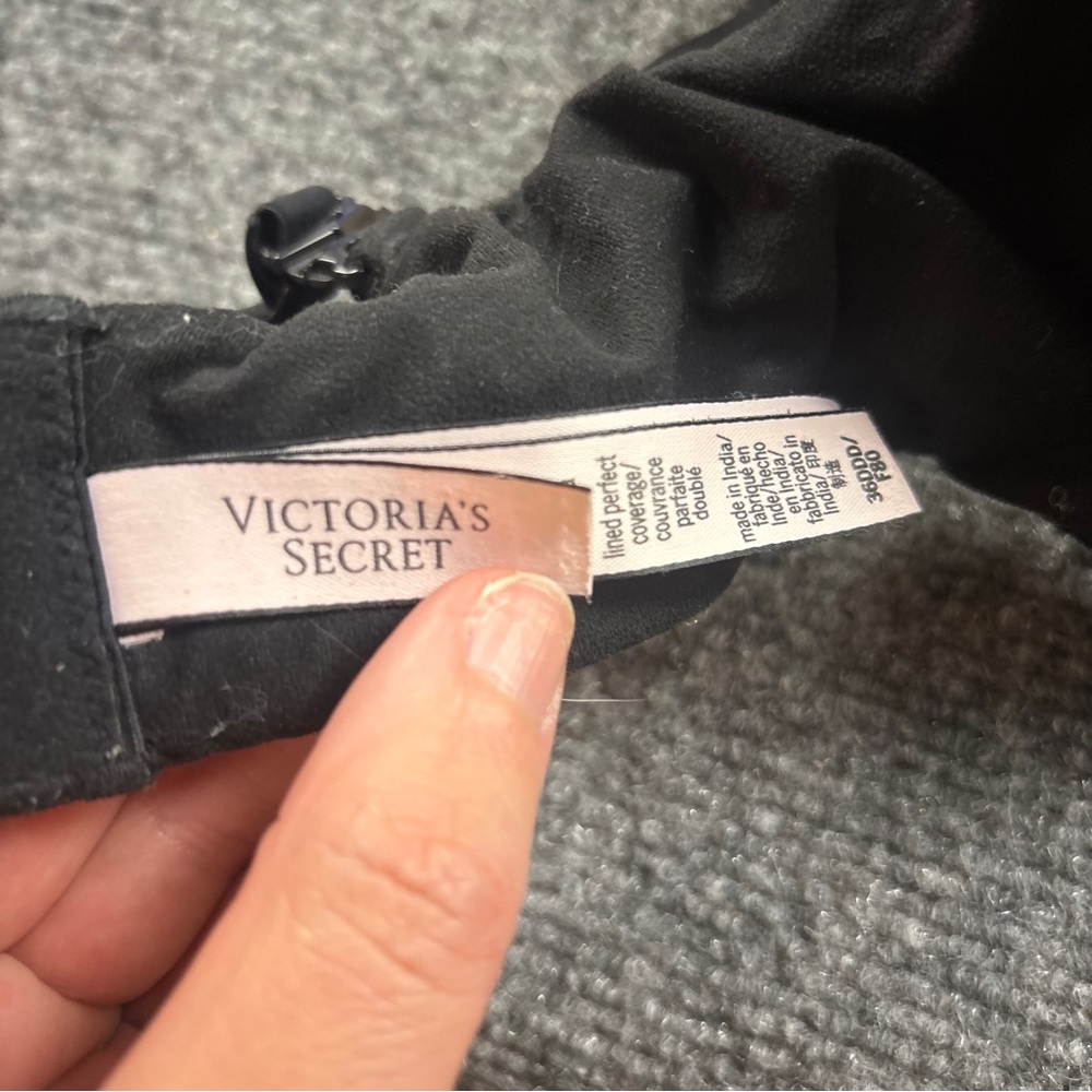 VICTORIA’S SECRET Women’s Black Body by Victoria Lined Perfect Coverage - 36DDD - Picture 4 of 5